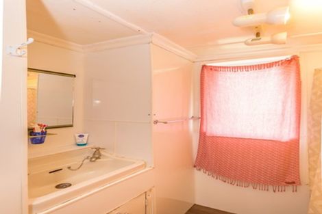 Photo of property in 36 Muapoko Street, Himatangi Beach, Foxton, 4891