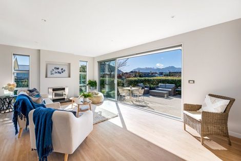 Photo of property in 11 Sunnyside Lane, Wanaka, 9305
