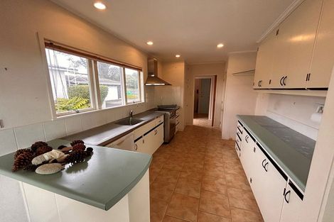 Photo of property in 30 Jade Avenue, Pakuranga Heights, Auckland, 2010