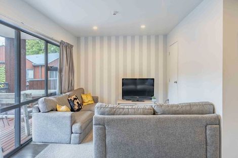 Photo of property in 22/3 The Avenue, Albany, Auckland, 0632