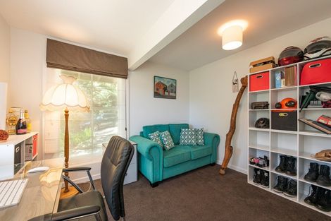 Photo of property in 10 Prebble Grove, Naenae, Lower Hutt, 5011