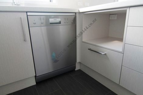 Photo of property in 104 Bowhill Road, New Brighton, Christchurch, 8083