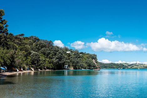 Photo of property in 27 Okoka Road, Omiha, Waiheke Island, 1081