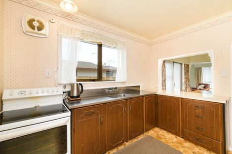 Photo of property in 1a Lowestoft Place, West End, Palmerston North, 4412