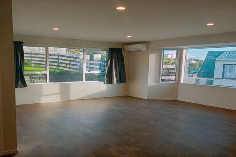 Photo of property in 69 Stewart Drive, Newlands, Wellington, 6037