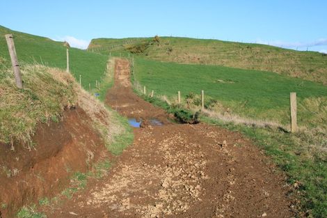 Photo of property in 888a Otaraoa Road, Tikorangi, Waitara, 4383