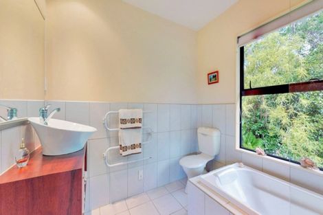 Photo of property in 21 Athenree Road, Athenree, Katikati, 3177