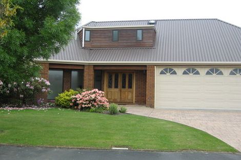 Photo of property in 9 Thornwood Place, Redwood, Christchurch, 8051