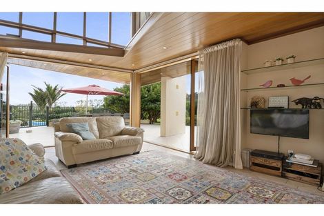 Photo of property in 220 Trigg Road, Kumeu, 0891