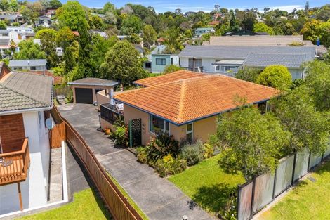Photo of property in 71 Stapleford Crescent, Browns Bay, Auckland, 0630
