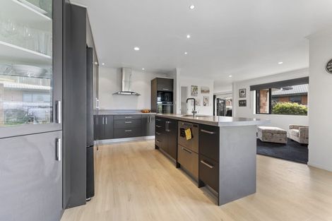 Photo of property in 30 Montague Grove, Stratford, 4332