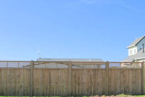 Photo of property in 121 Karewa Parade, Papamoa Beach, Papamoa, 3118