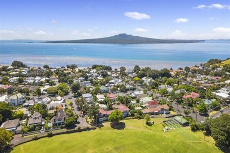 Photo of property in 2/7 Eton Avenue, Devonport, Auckland, 0624