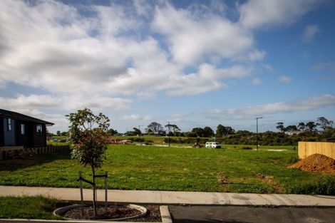 Photo of property in 13 Okohaka Avenue, Glenbrook, Waiuku, 2681