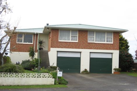Photo of property in 21 Montana Place, Merrilands, New Plymouth, 4312