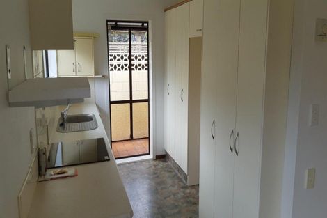 Photo of property in 6 Holsworthy Road, Lower Vogeltown, New Plymouth, 4310