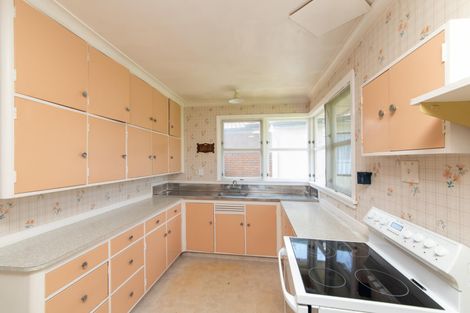 Photo of property in 2 York Place, Awapuni, Palmerston North, 4412