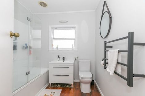 Photo of property in 67 Lake Crescent, Hamilton Lake, Hamilton, 3204