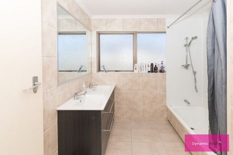 Photo of property in 11 Colonial Place, Kelvin Grove, Palmerston North, 4414