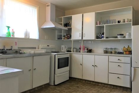 Photo of property in 4 Duke Place, New Plymouth, 4310