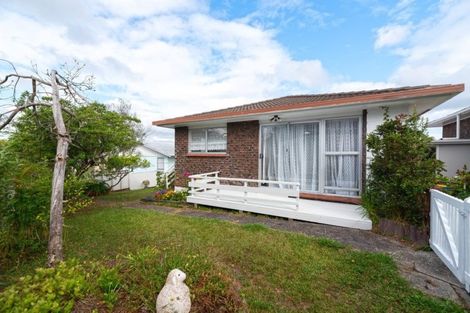 Photo of property in 2/27 Spence Road, Henderson, Auckland, 0612