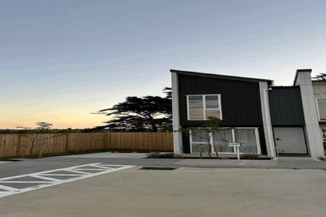 Photo of property in 24 Ramwall Place, Weymouth, Auckland, 2103