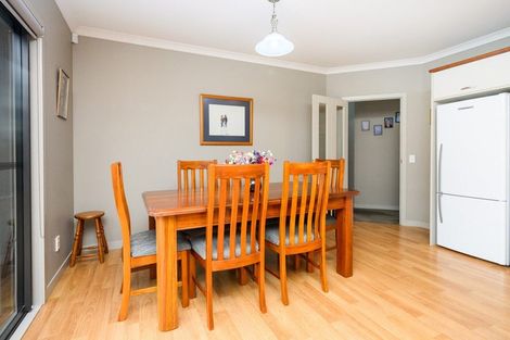 Photo of property in 8 Stonebridge Heights, Feilding, 4702