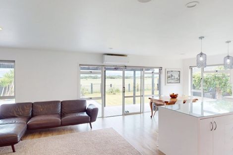 Photo of property in 21 Meadowbrook Drive, Cloverlea, Palmerston North, 4412