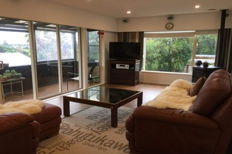 Photo of property in 38 Marlborough Avenue, Glenfield, Auckland, 0629