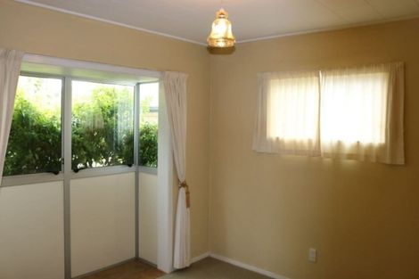 Photo of property in 8 Oxford Street, Tirau, 3410