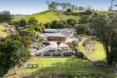 Photo of property in 11 Orite Drive, Mangorei, New Plymouth, 4371