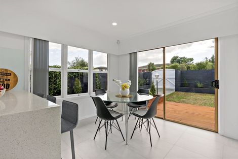 Photo of property in 7 Kelvyn Grove, Hillpark, Auckland, 2102