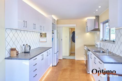 Photo of property in 16 Dalzien Place, Feilding, 4702