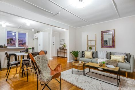 Photo of property in 2a Taupiri Crescent, Titahi Bay, Porirua, 5022