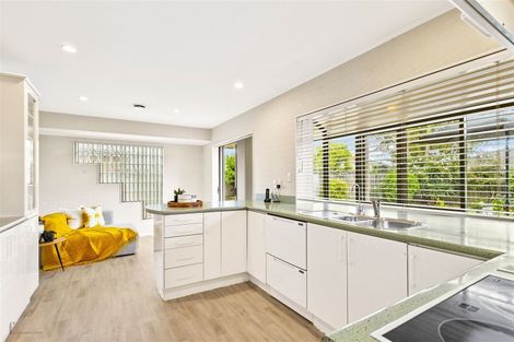 Photo of property in 10 Suncrest Drive, West Harbour, Auckland, 0618