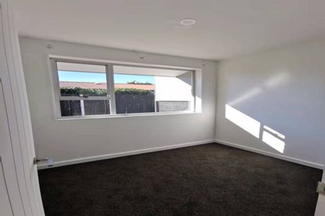 Photo of property in 32 Ambleside Drive, Burnside, Christchurch, 8053