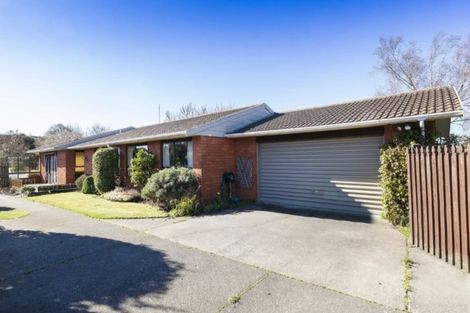 Photo of property in 19 Montclare Avenue, Ilam, Christchurch, 8041