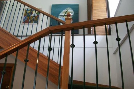 Photo of property in 27 Lower North Terrace, Kelburn, Wellington, 6012