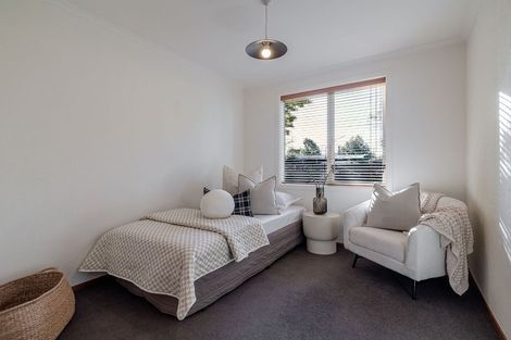 Photo of property in 19 Ruamahanga Crescent, Terrace End, Palmerston North, 4410