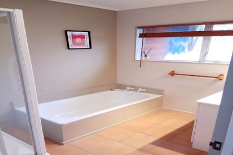 Photo of property in 6 Bass Street, West Harbour, Auckland, 0618