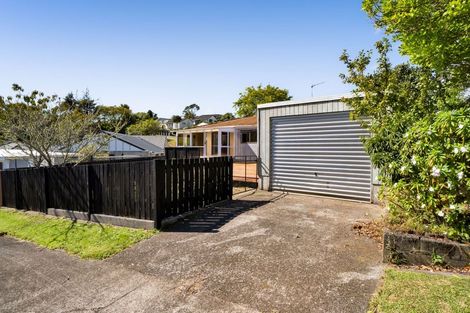 Photo of property in 87 Heta Road, Highlands Park, New Plymouth, 4312