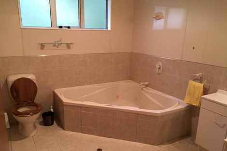 Photo of property in 25 Wyndham Road, Pinehaven, Upper Hutt, 5019