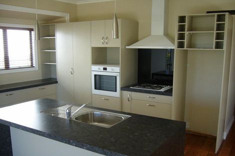 Photo of property in 24 Colenso Avenue, Hospital Hill, Napier, 4110