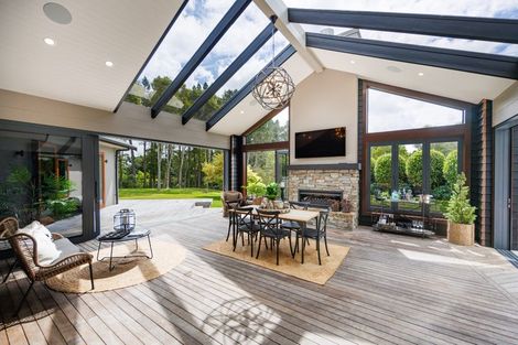 Photo of property in 7 Titirangi Drive, Fitzherbert, Palmerston North, 4471