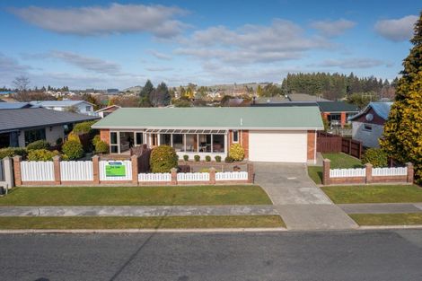 Photo of property in 2 Bowen Street, Te Anau, 9600