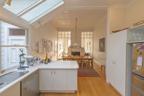 Photo of property in 18 Mcfarlane Street, Mount Victoria, Wellington, 6011