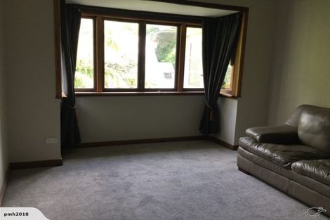 Photo of property in 39 Ngaio Road, Kelburn, Wellington, 6012