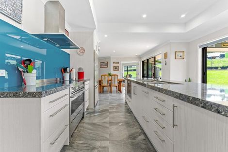 Photo of property in 13 Te Awa Place, Red Beach, 0932