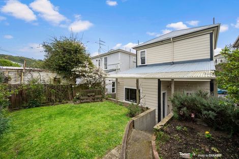 Photo of property in 11 Dee Street, Island Bay, Wellington, 6023