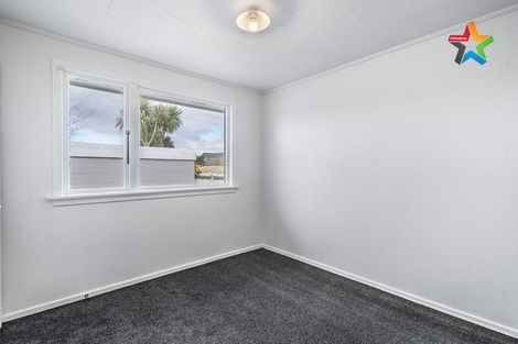 Photo of property in 15 Park Street, Winton, 9720